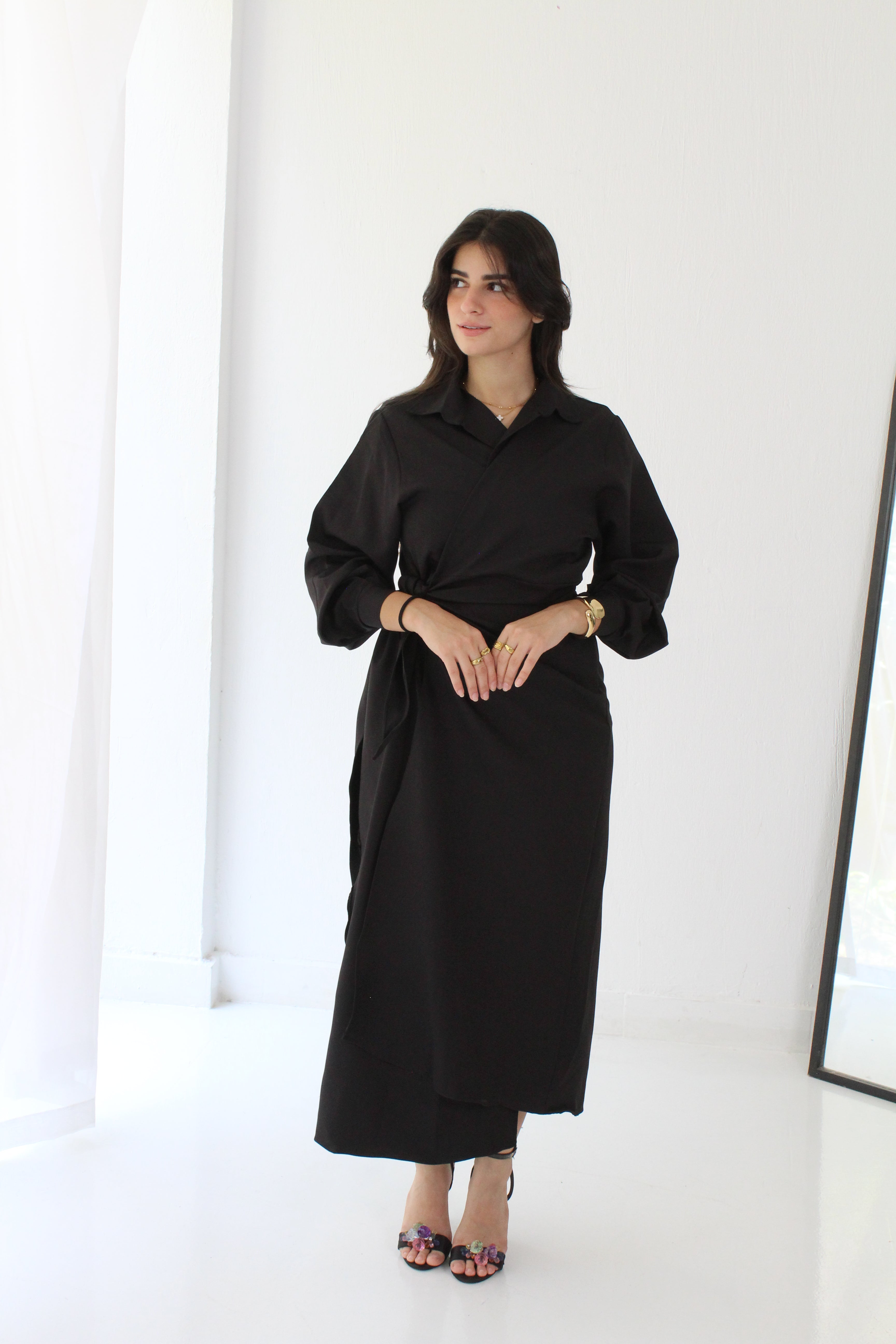 Velora Classic Wrapped Dress - Black