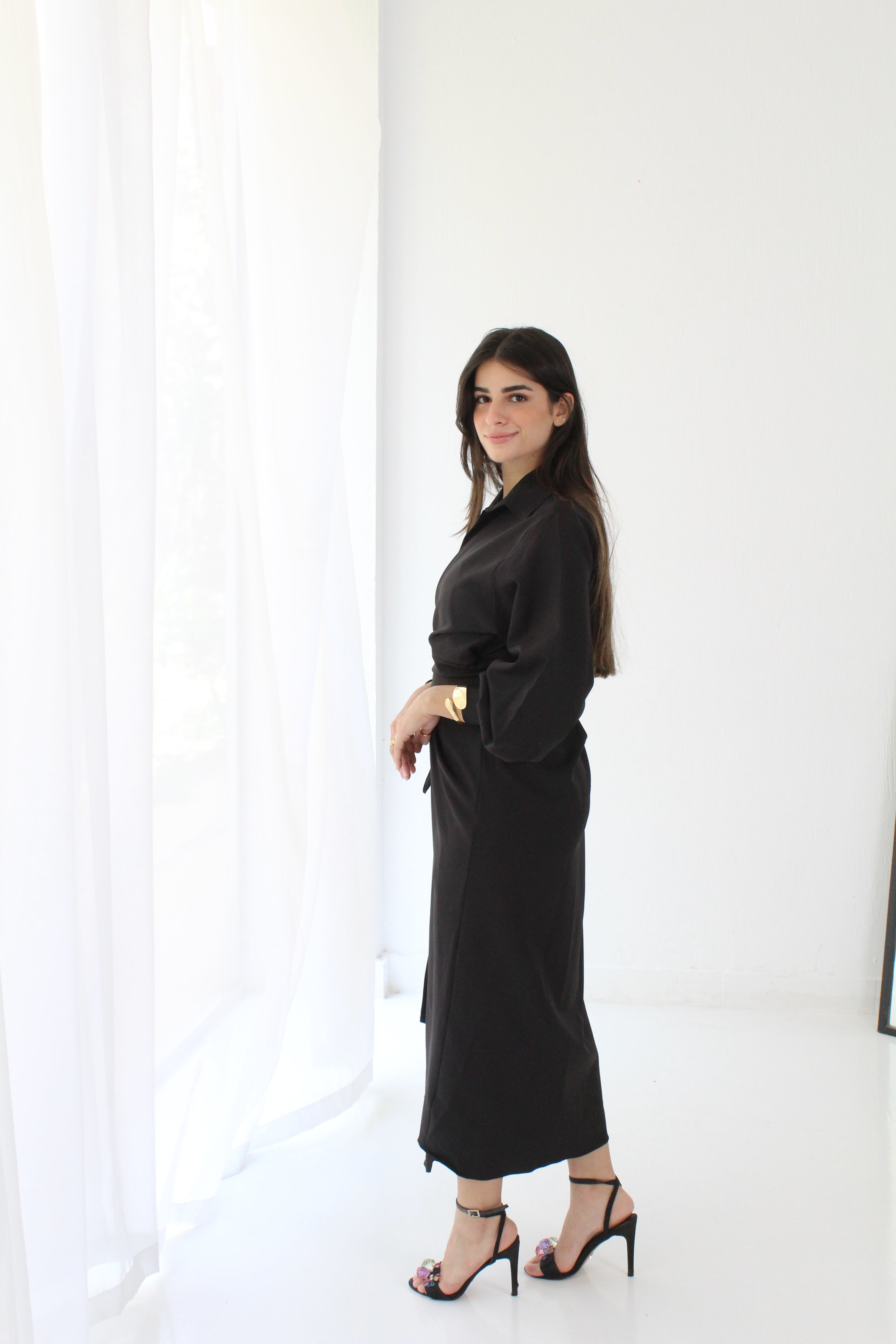 Velora Classic Wrapped Dress - Black