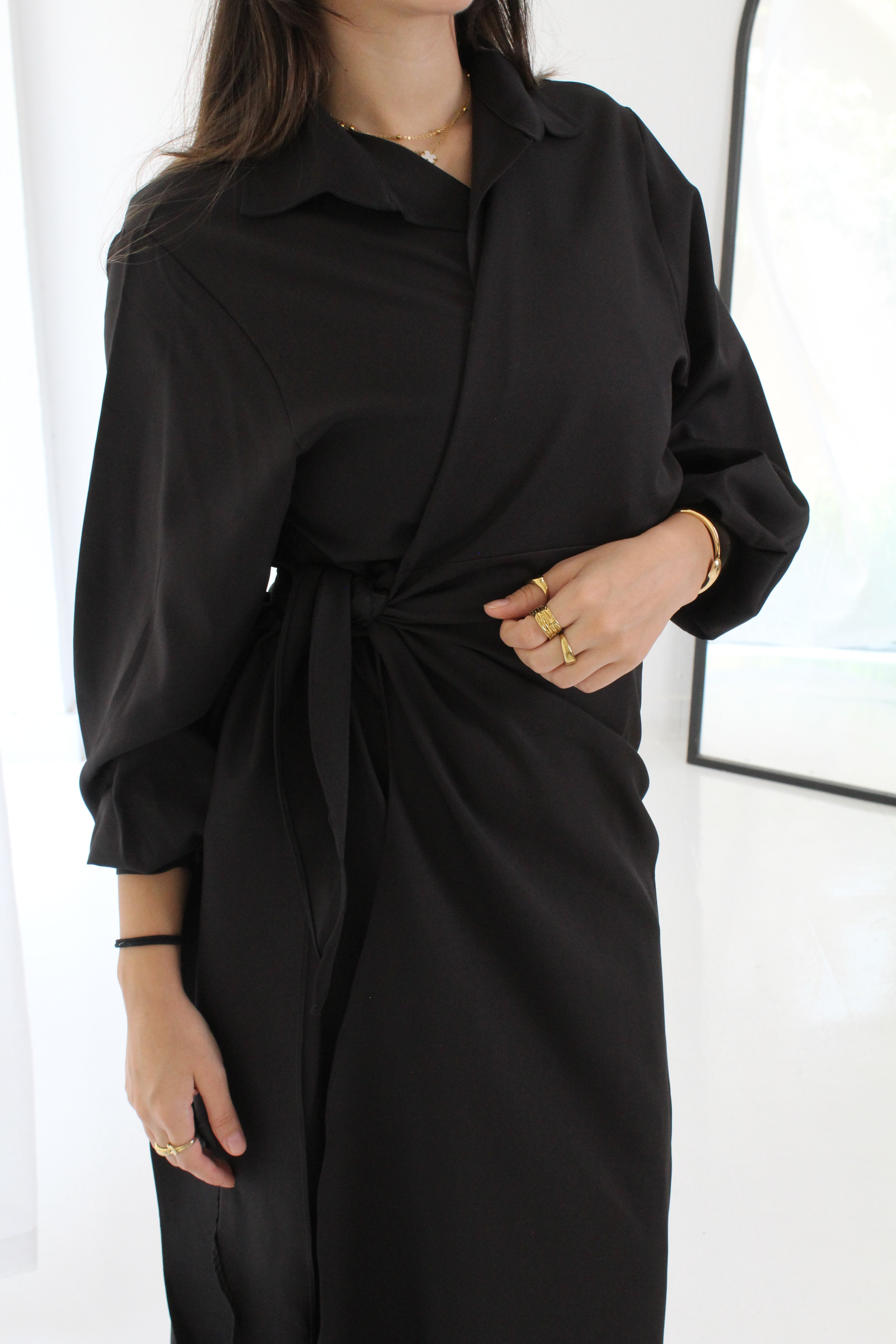 Velora Classic Wrapped Dress - Black